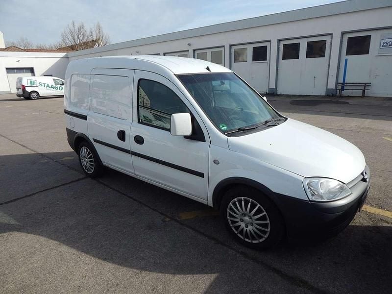 Gebraucht Opel Combo 75 PS (55 kW) 2010 Other Van / Kleinbus