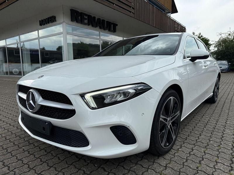 Weiß Gebraucht 2018 Mercedes A200 Progressive Limousine | 17.899 € (Guter Preis) - Bild 1/4