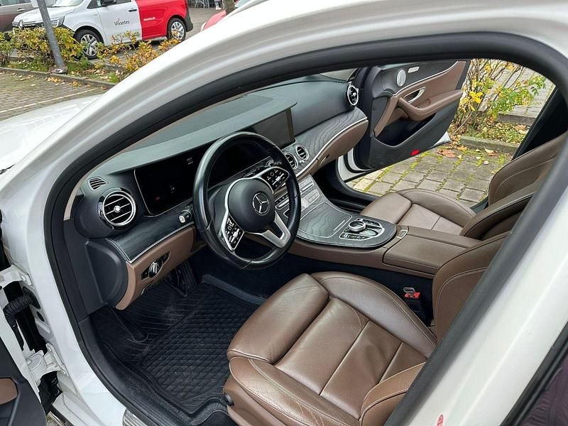Gebraucht Mercedes E200 150 PS (110 kW) 2019 Weiß Kombi