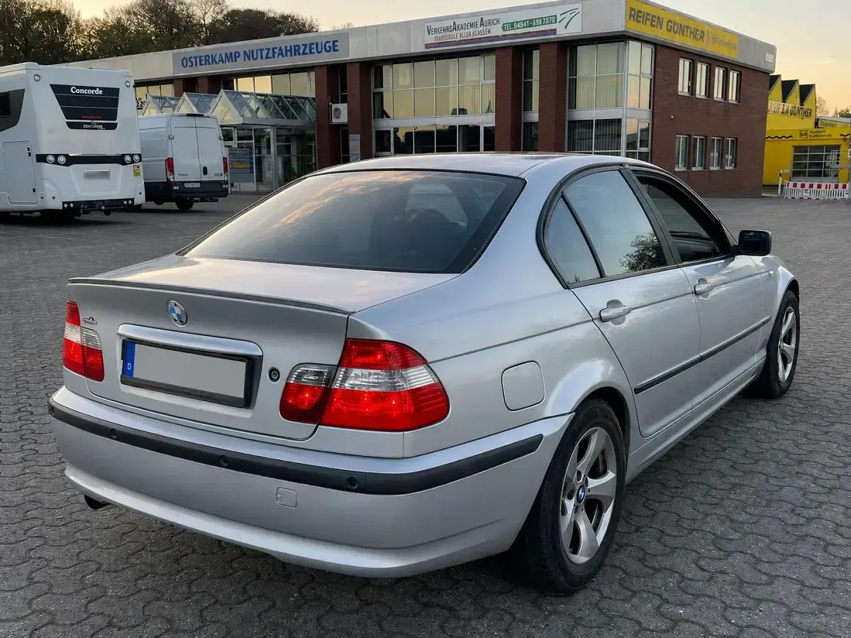 Second-hand BMW 316 116 CP (85 kW) 2003 Argintiu Berlinǎ