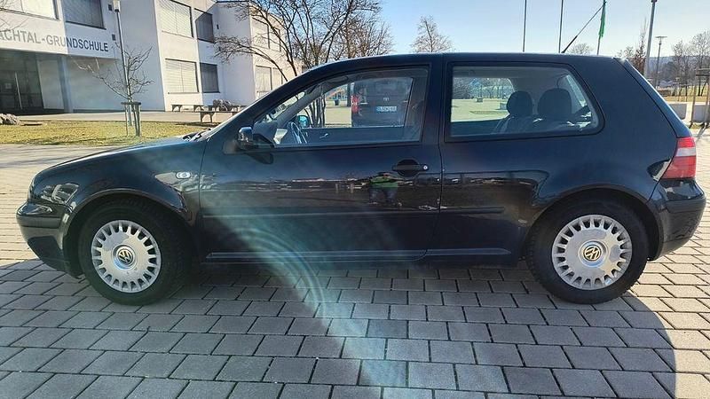 Gebraucht VW Golf IV 75 PS (55 kW) 2003 Blau Limousine
