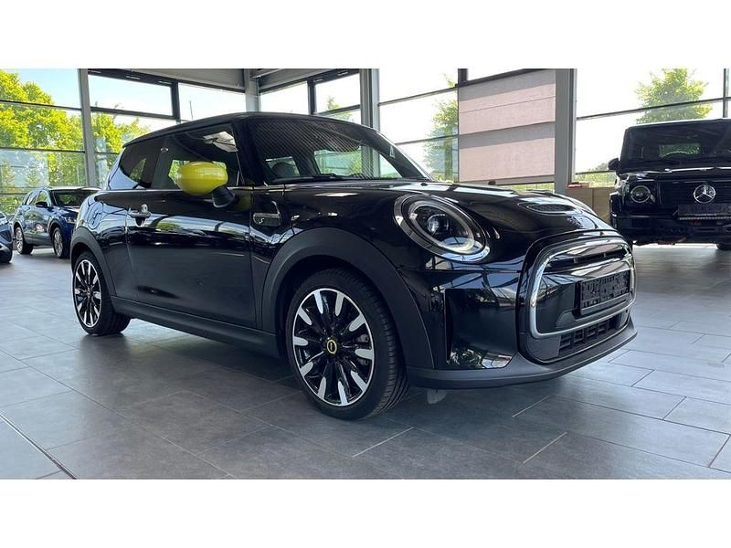 Usata Mini Cooper SE 135 kW (184 CV) 2023 Nero Utilitaria