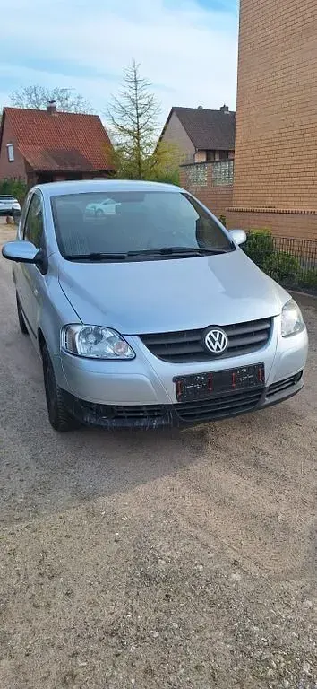 Używany VW Fox 75 KM (55 kW) 2005 Srebrny Hatchback