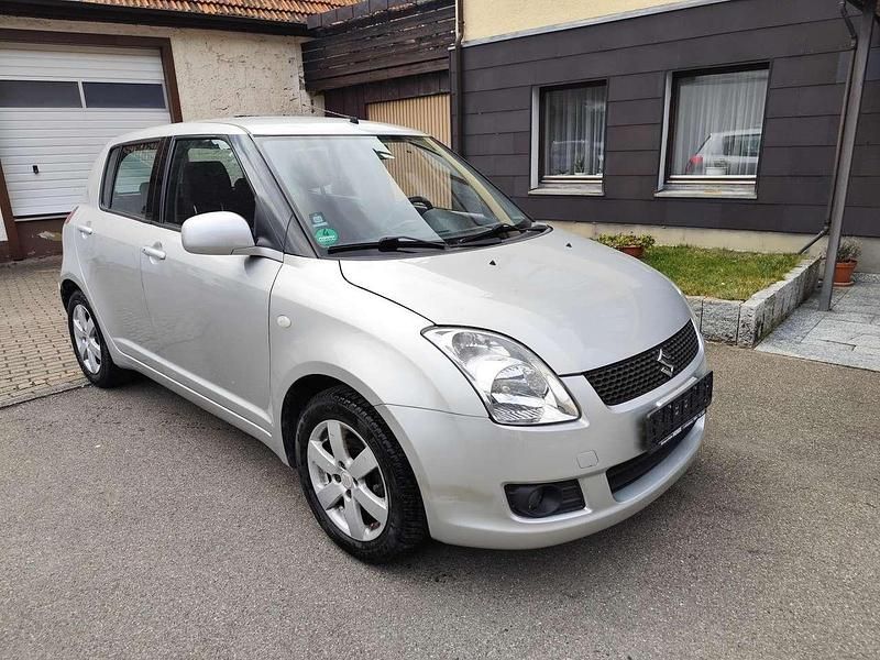 Gebraucht Suzuki Swift Snow 92 PS (67 kW) 2010 Silber Kleinwagen
