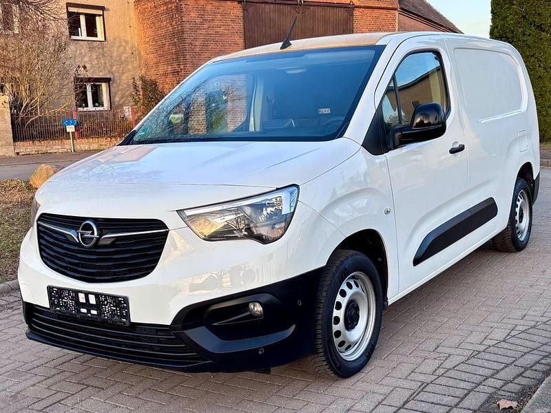 Gebraucht Opel Combo 131 PS (96 kW) 2021 Weiß Van / Kleinbus