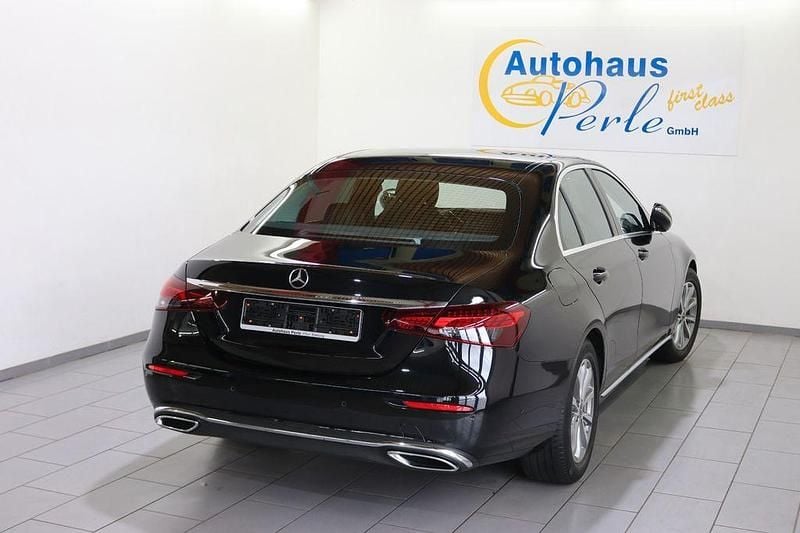 Gebraucht Mercedes E220 Exclusive 194 PS (142 kW) 2021 Schwarz Limousine