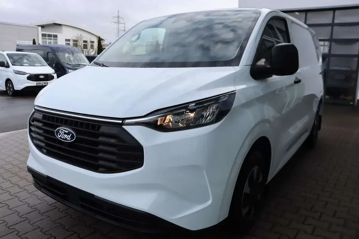 Gebraucht Ford Transit Custom 232 PS (170 kW) 2025 Frozen white Kleinwagen