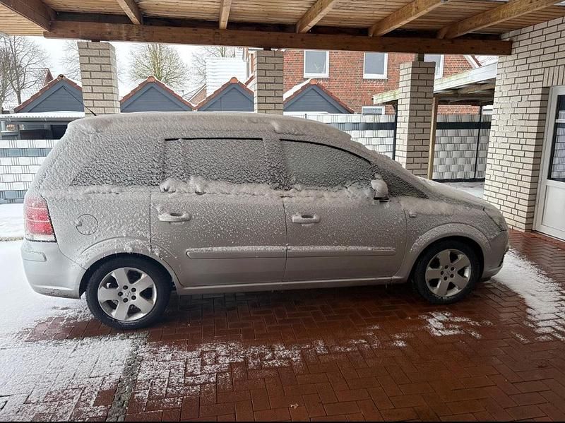 Gebraucht Opel Zafira 150 PS (110 kW) 2008 Silber Van / Kleinbus