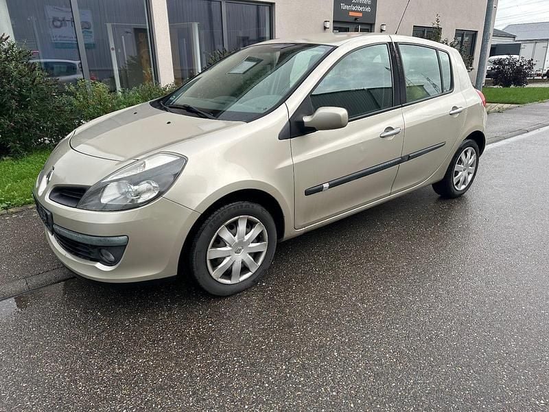 Gold Gebraucht 2006 Renault Clio III Kleinwagen | 1.200 € (Guter Preis) - Bild 1/4