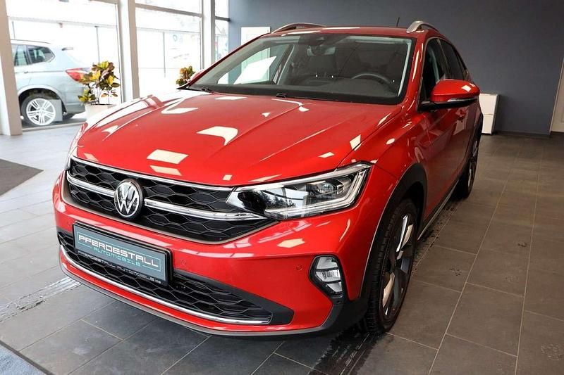Gebraucht VW Taigo IQ Drive 150 PS (110 kW) 2023 Rot SUV