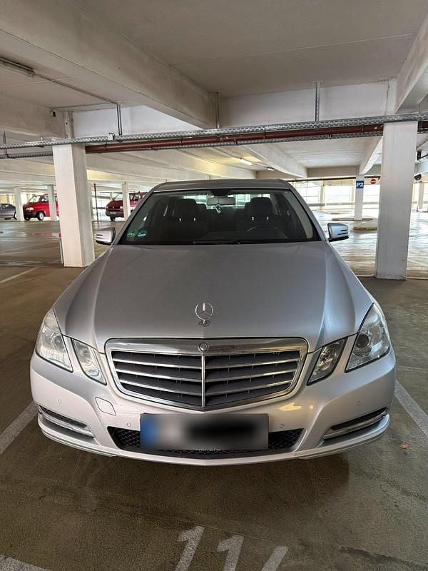 Gebraucht Mercedes E200 184 PS (135 kW) 2011 Silber Limousine