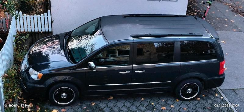 Gebraucht 2012 Lancia Voyager Van / Kleinbus | 9.500 € - Bild 1/4