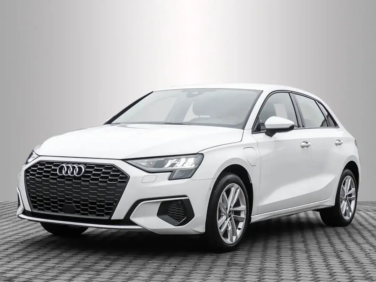 Gebraucht Audi A3 Sportback e-tron Ambiente 204 PS (150 kW) 2023 Kleinwagen