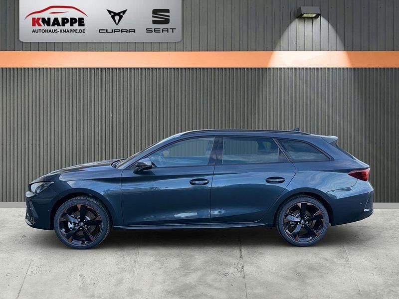 Neu Cupra Leon 204 PS (150 kW) 2025 Grau Limousine