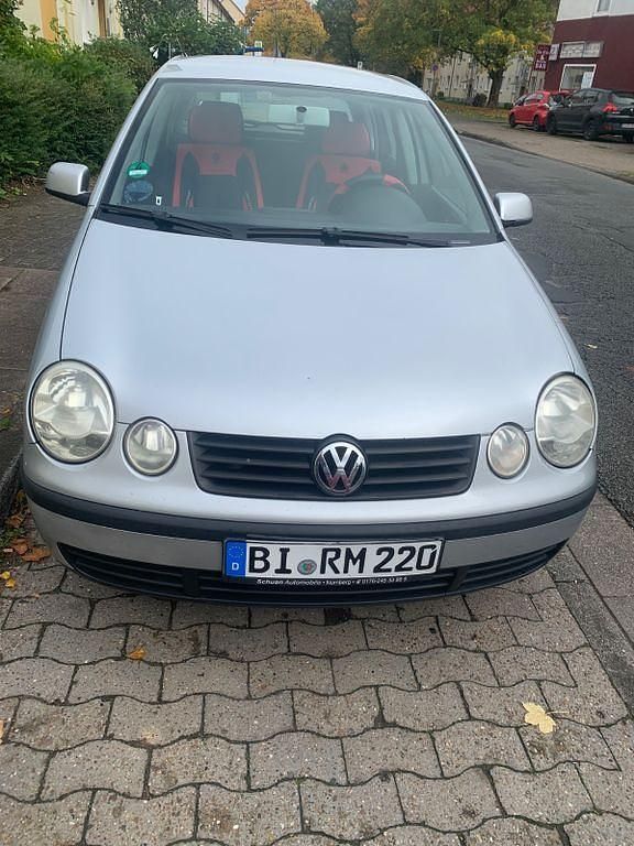 Grau Gebraucht 2004 VW Polo Limousine | 1.900 € (Fairer Preis) - Bild 1/4
