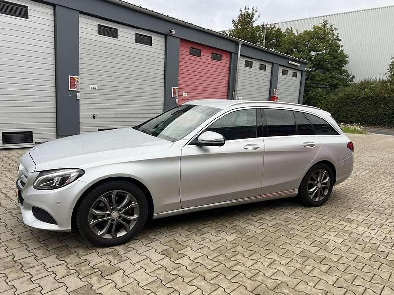 Gebraucht Mercedes C220 170 PS (125 kW) 2017 Iridiumsilber Kombi