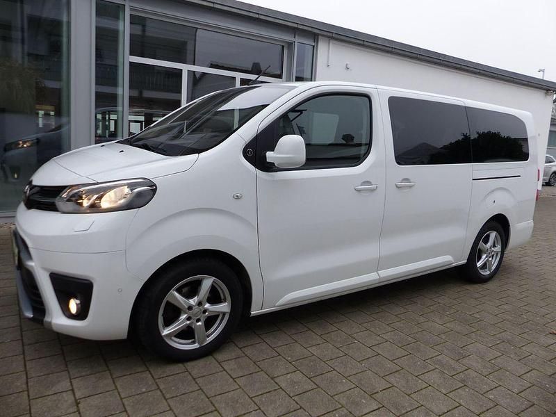 Gebraucht Toyota Proace Verso 177 PS (130 kW) 2022 Weiß ewp Kombi