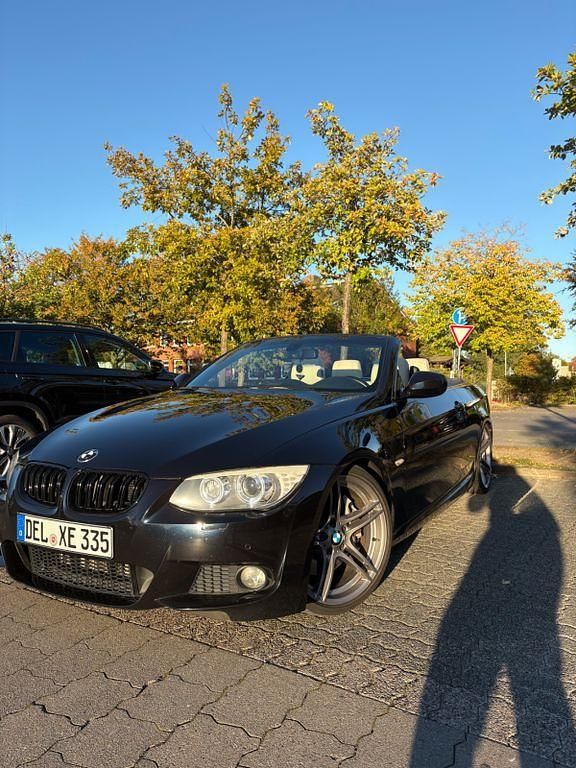 Schwarz Gebraucht 2013 BMW 335 Cabriolet M Sport Cabrio | 20.000 € (Fairer Preis) - Bild 1/4