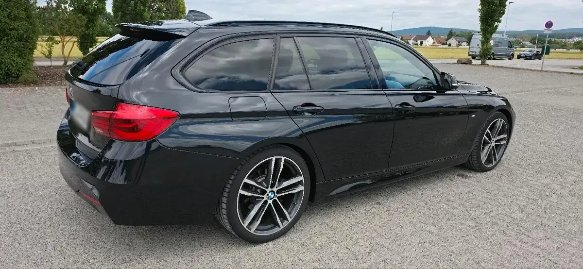 Gebraucht BMW 320 Shadowline 190 PS (139 kW) 2019 Schwarz Kombi