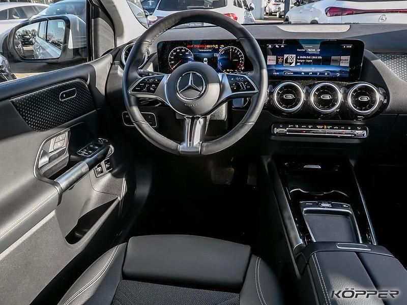 Gebraucht Mercedes E250 Advanced 218 PS (160 kW) 2025 Polarweiss Limousine