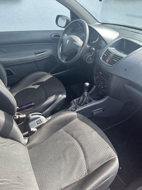 Gebraucht Peugeot 206 60 PS (44 kW) 2009 Schwarz Limousine