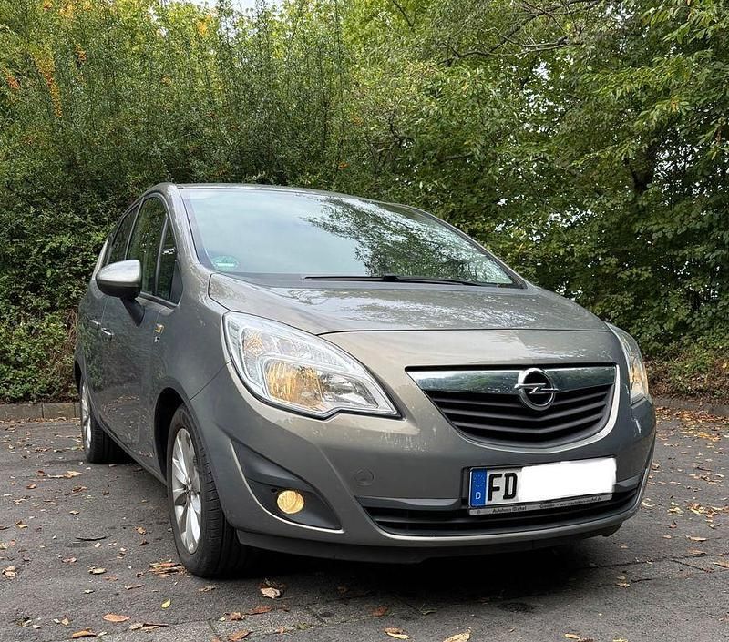 Braun Gebraucht 2011 Opel Meriva Van / Kleinbus | 4.200 € (Fairer Preis) - Bild 1/4