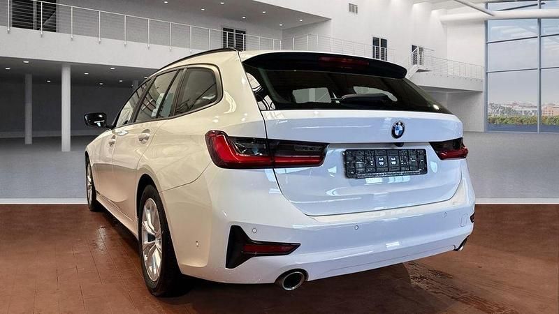 Gebraucht BMW 320 Advantage 190 PS (139 kW) 2021 Weiß Kombi