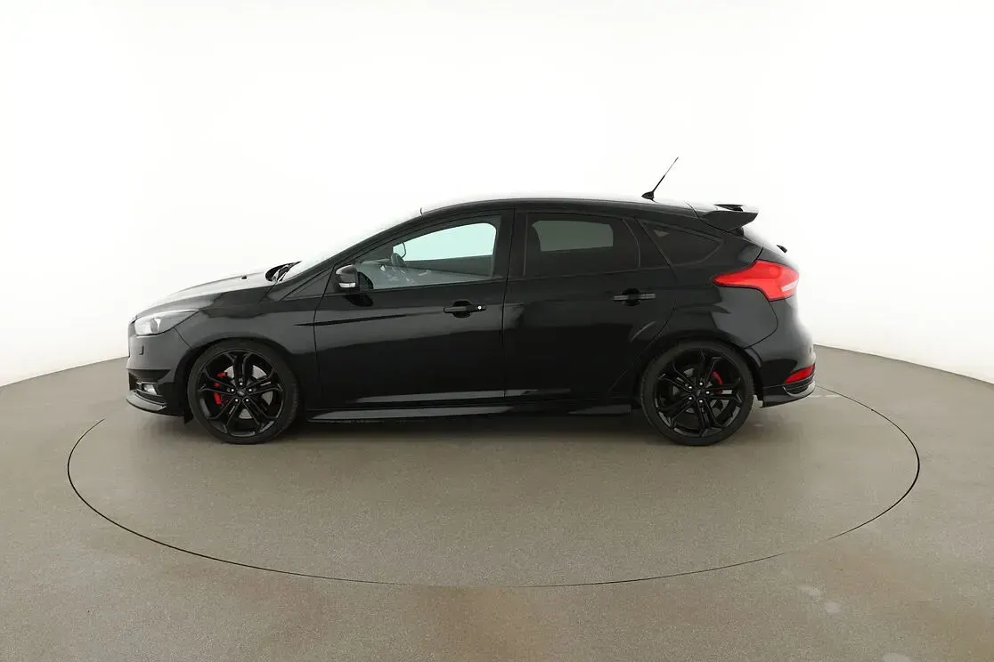 Używany Ford Focus ST 250 KM (183 kW) 2016 Czarny Sedan/Limuzyna