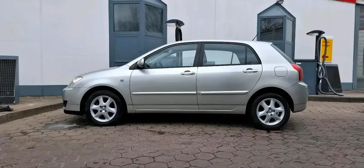 Gebraucht Toyota Corolla 96 PS (70 kW) 2006 Silber Limousine