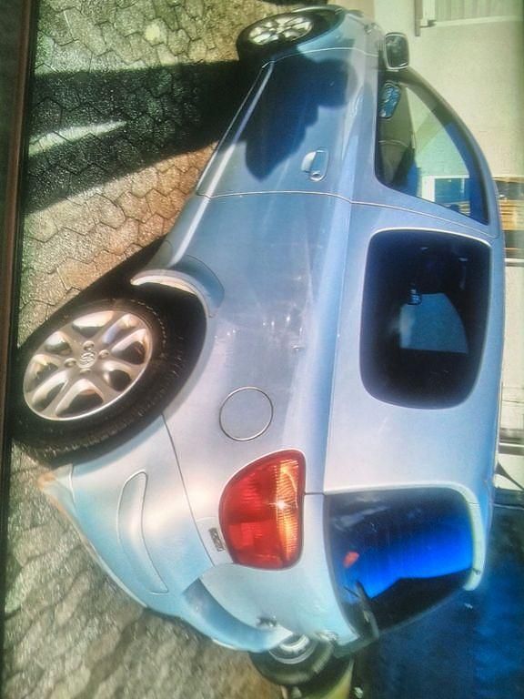 Gebraucht Toyota Yaris 75 PS (55 kW) 2005 Blau Limousine