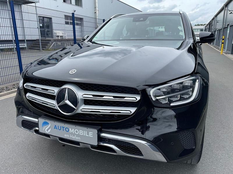Gebraucht Mercedes GLC220 194 PS (142 kW) 2019 Schwarz SUV