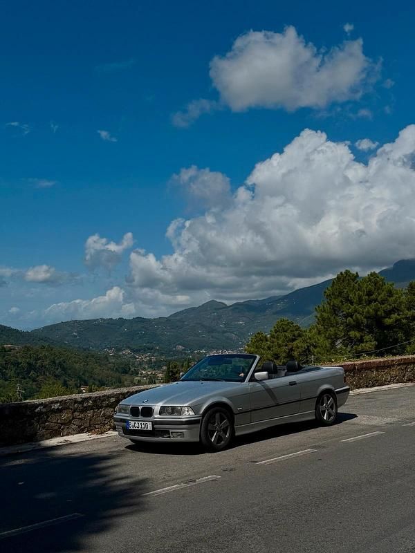 Silber Gebraucht 1999 BMW 318 Cabriolet Cabrio | 4.000 € (Guter Preis) - Bild 1/4