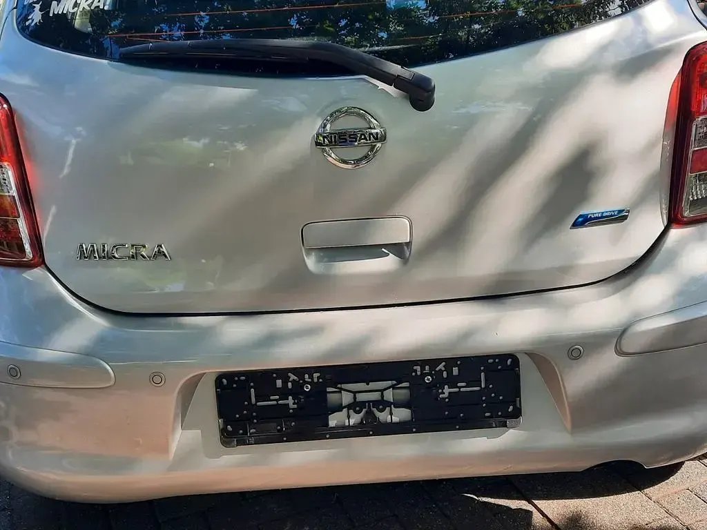 Gebraucht Nissan Micra 80 PS (58 kW) 2012 Silber Kleinwagen