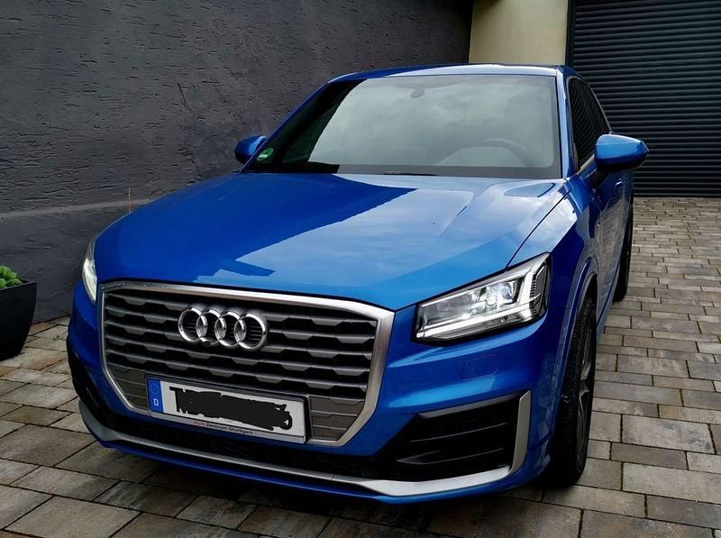 Blau Gebraucht 2020 Audi Q2 S-Line SUV | 21.700 € (Guter Preis) - Bild 1/4