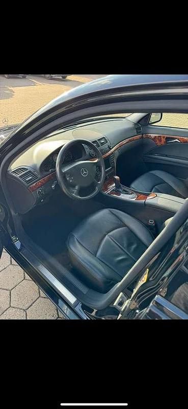 Gebraucht Mercedes E280 Elegance 231 PS (169 kW) 2005 Schwarz Limousine