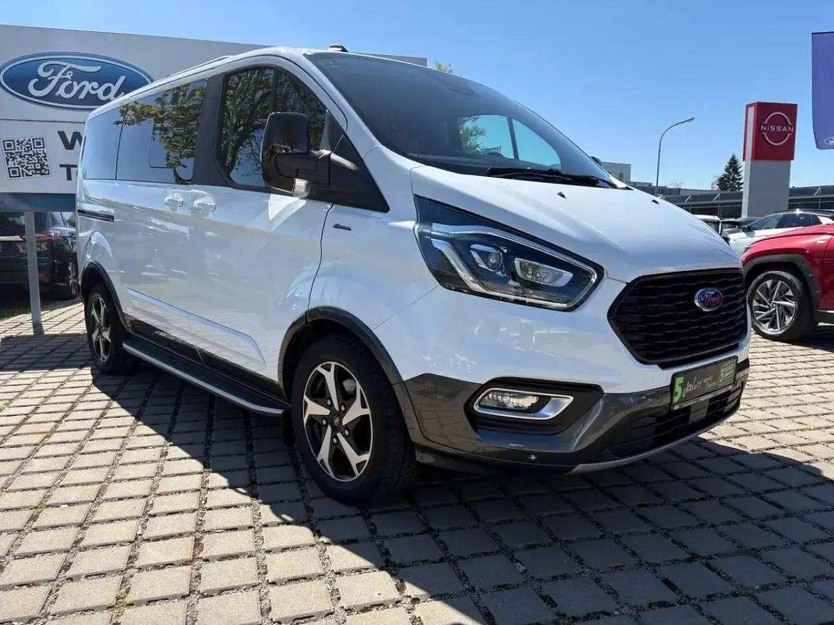 Gebraucht Ford Tourneo Active 185 PS (136 kW) 2021 Frostweiß Van / Kleinbus