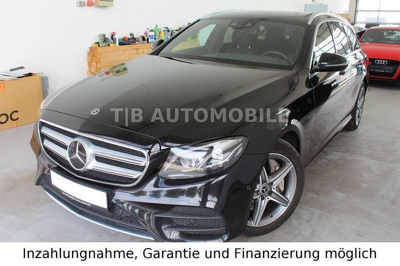 Schwarz Gebraucht 2020 Mercedes E300 AMG Limousine | 22.990 € (Guter Preis) - Bild 1/4