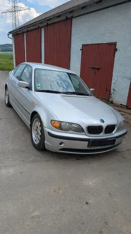 Używany BMW 320 Performance 170 KM (125 kW) 2004 Srebrny Sedan/Limuzyna