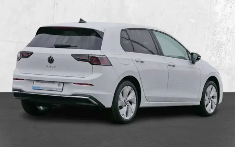 Neu VW Golf VIII 150 PS (110 kW) 2025 Weiß Limousine