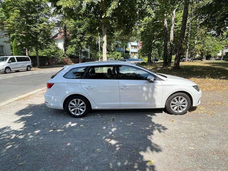 Weiß Gebraucht 2019 Seat Leon ST FR Kombi | 9.100 € (Superpreis) - Bild 1/4