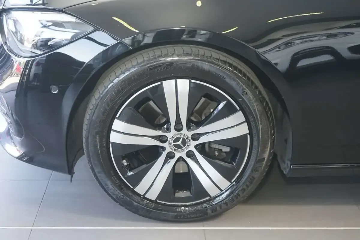Gebraucht Mercedes C220 197 PS (144 kW) 2023 Schwarz  unilack Kombi