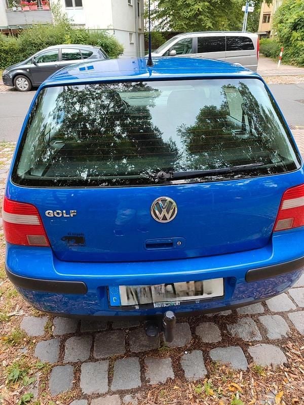 Blau Gebraucht 2002 VW Golf IV Comfortline Kleinwagen | 800 € (Superpreis) - Bild 1/4
