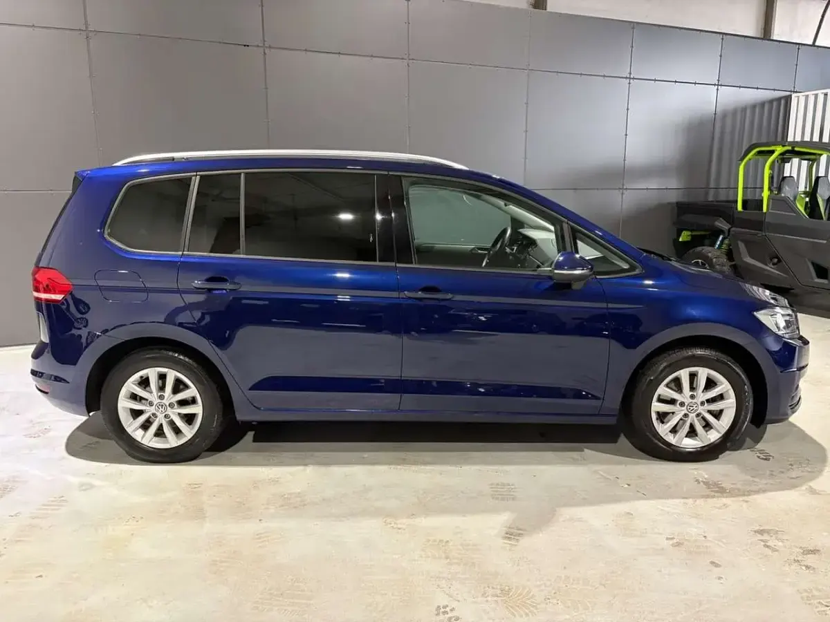 Gebraucht VW Touran 150 PS (110 kW) 2016 Blau Van / Kleinbus