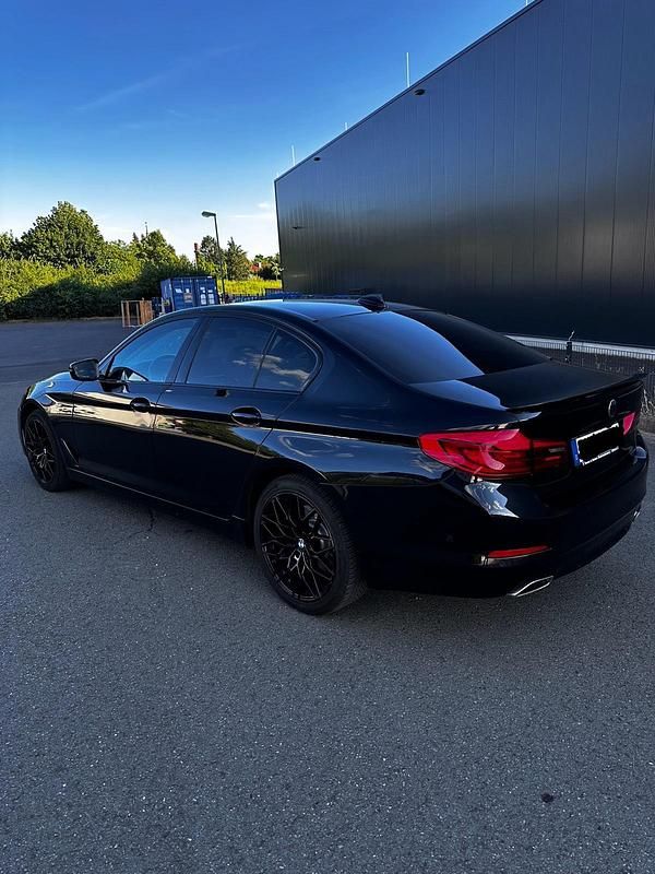 Schwarz Gebraucht 2019 BMW 540 Limousine | 27.999 € (Superpreis) - Bild 1/4