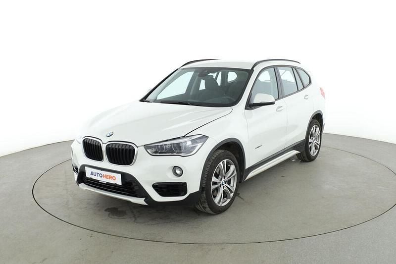 Weiß Gebraucht 2018 BMW X1 Sport Line SUV | 18.620 € (Fairer Preis) - Bild 1/3
