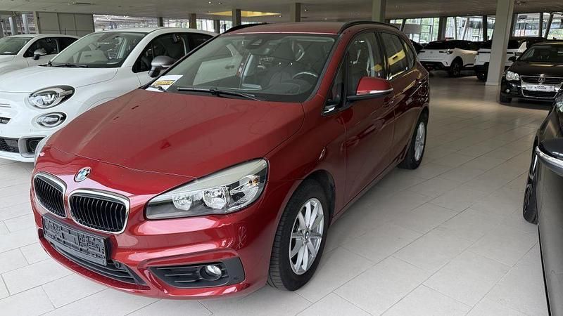 Rot Gebraucht 2016 BMW 218 Active Tourer Advantage Van / Kleinbus | 13.690 € (Fairer Preis) - Bild 1/4