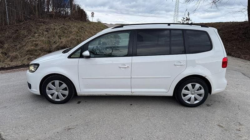 Gebraucht VW Touran Match 140 PS (102 kW) 2012 Weiß Van / Kleinbus