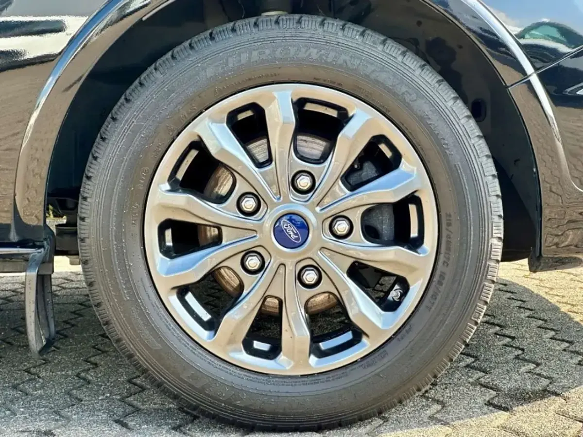 Gebraucht Ford Tourneo Custom Titanium X 185 PS (136 kW) 2022 Obsidianschwarz metallic Van