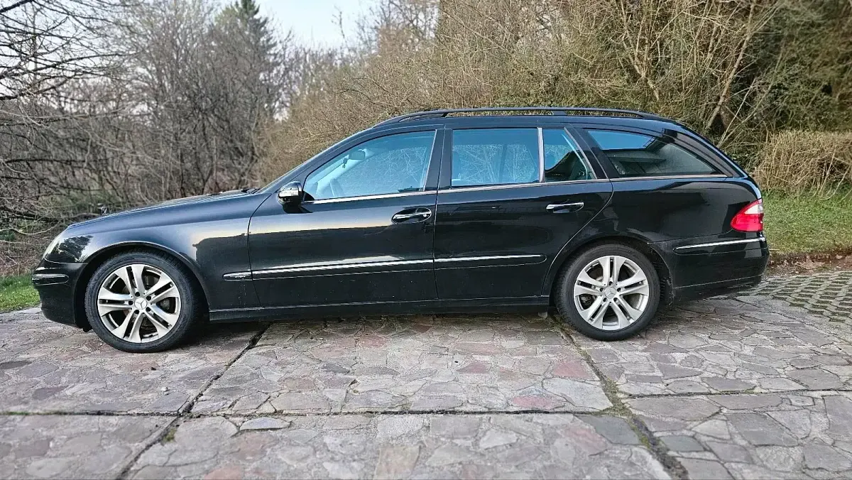 Gebraucht Mercedes E320 204 PS (150 kW) 2004 Schwarz Kombi