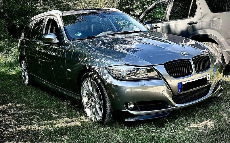 Gebraucht BMW 320 Lifestyle 184 PS (135 kW) 2012 Grau Kombi